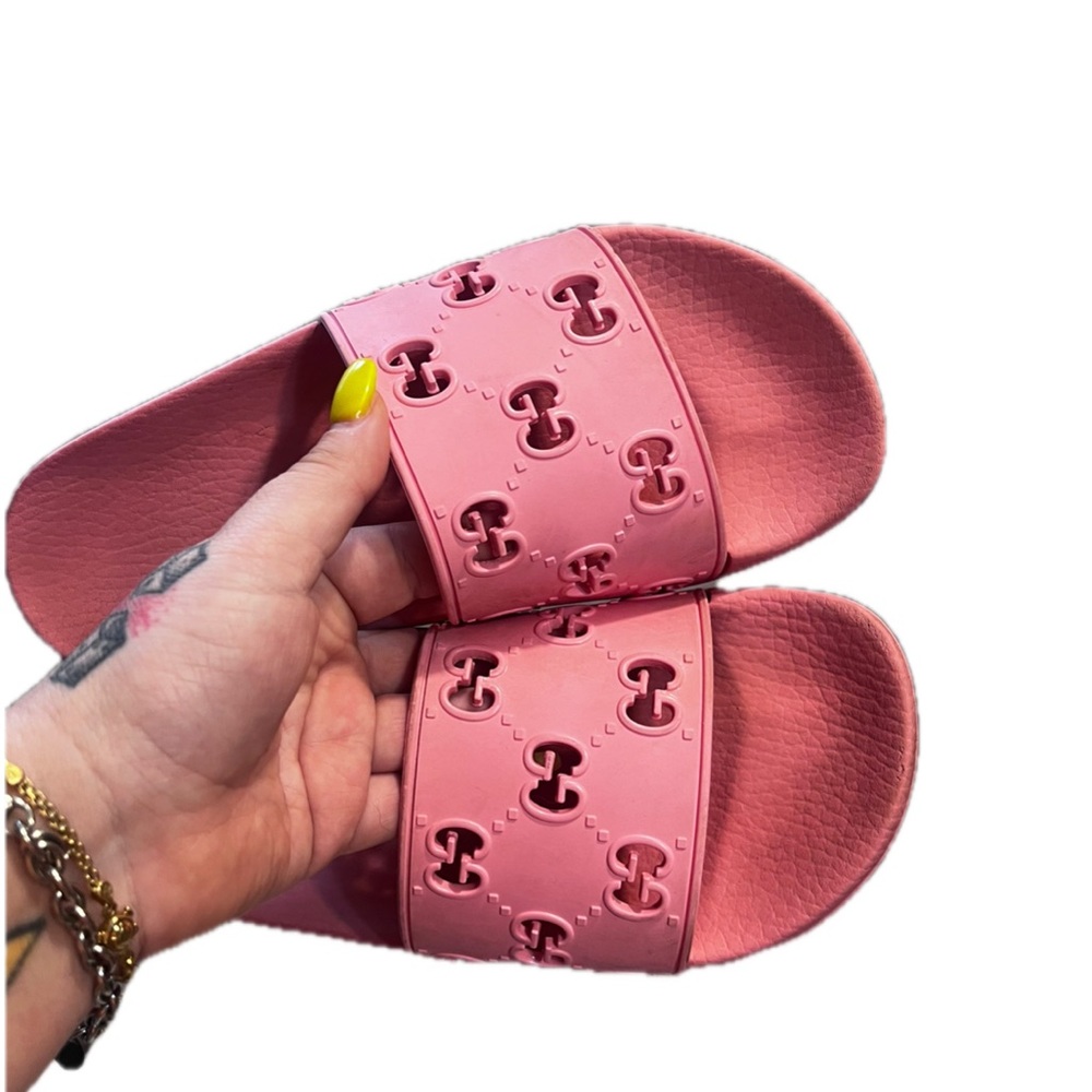 Authentic Pink Gucci Slide Sandals with Gucci logo ✨💕